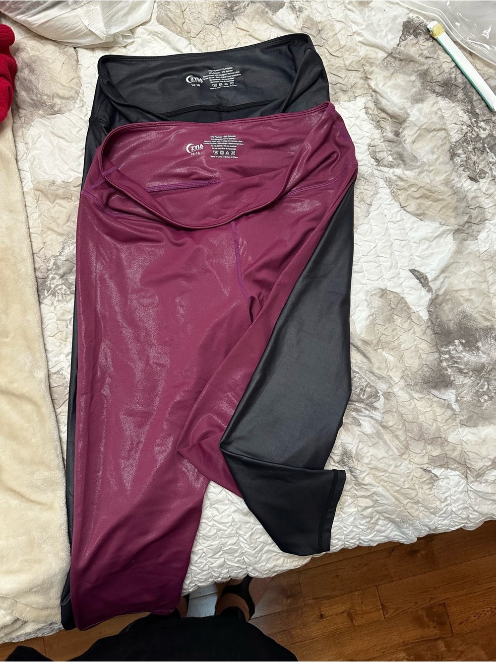 Womens Active Leggings - Black & Berry